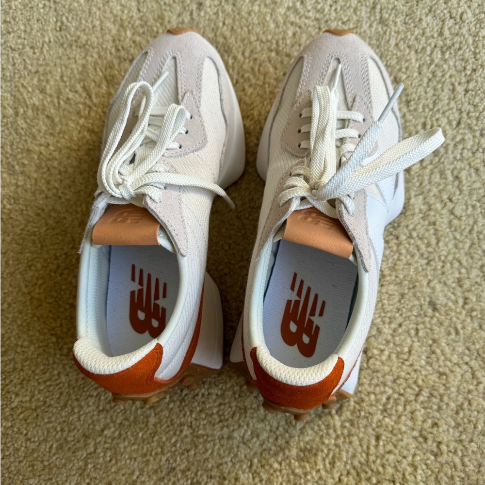 New Balance Women's 327 Shoes
